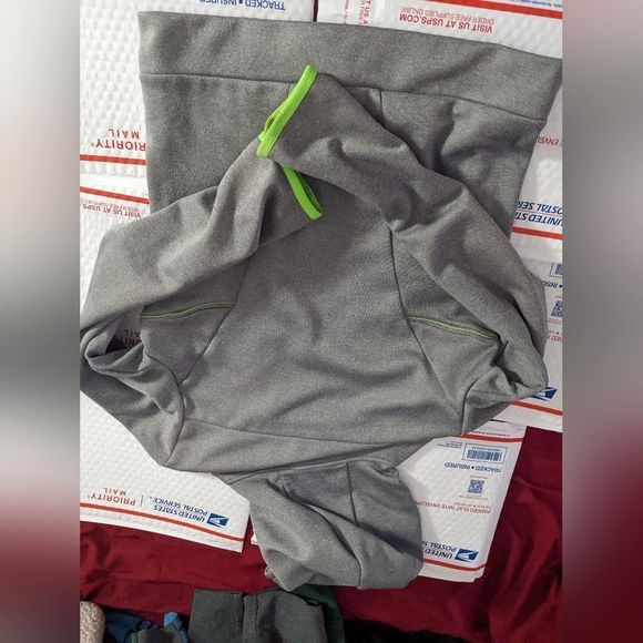 Adidas hoodie size large - Picture 2 of 2